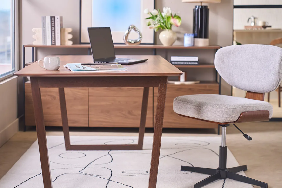 Chaise de bureau en tissu effet velours texturé gris et bois foncé noyer HANZ
