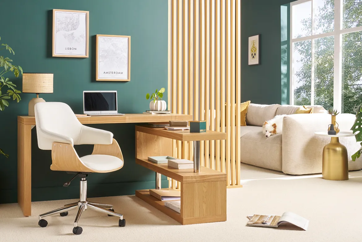 Chaise de bureau à roulettes design blanc, bois clair et acier chromé HANSEN