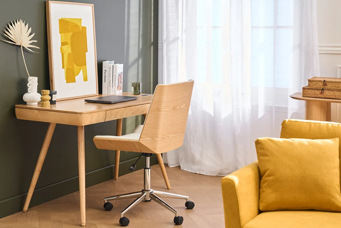 Chaise de bureau à roulettes design blanc, bois clair et acier chromé MELKIOR