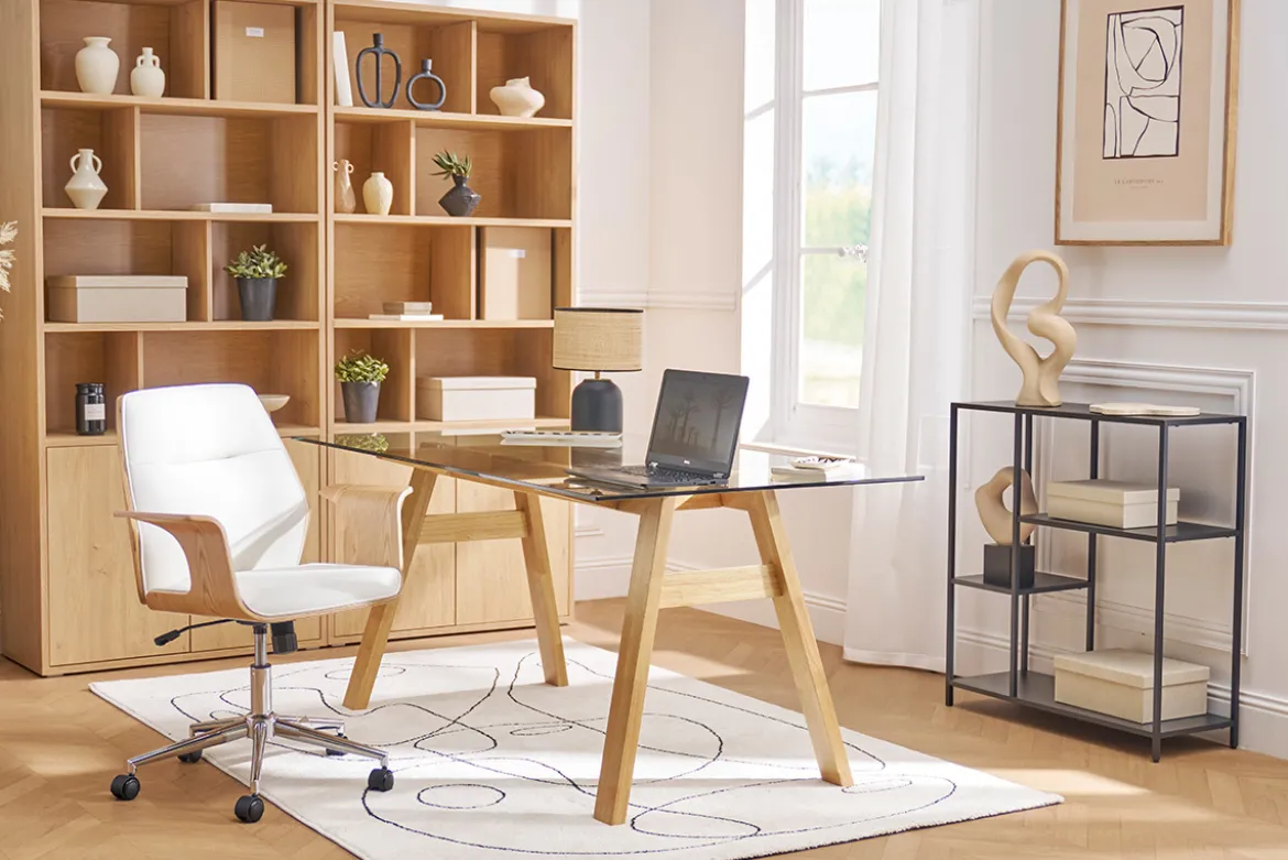 Chaise de bureau à roulettes design en tissu effet velours texturé gris, bois clair et acier chromé RUFIN