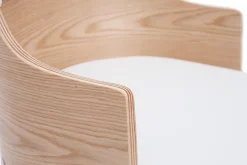 Chaise de bureau à roulettes design blanc, bois clair et acier chromé MAYOL