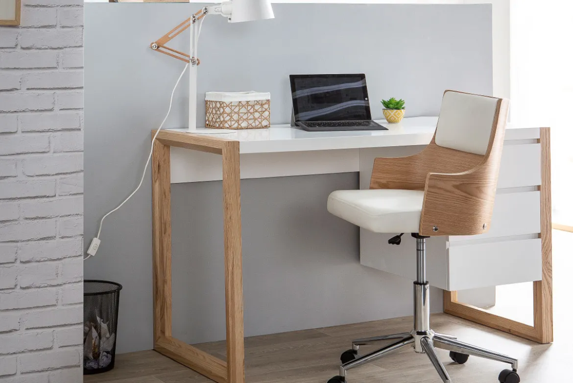Chaise de bureau à roulettes design blanc, bois clair et acier chromé MAYOL