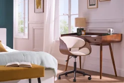 Chaise de bureau à roulettes design en bois foncé et tissu effet velours texturé beige BENT