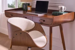 Chaise de bureau à roulettes design en bois foncé et tissu effet velours texturé beige BENT
