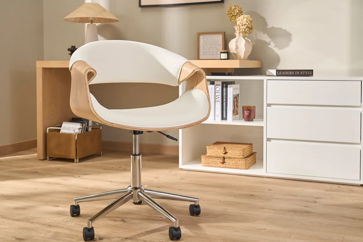 Chaise de bureau à roulettes design blanc, bois clair et acier chromé ARAMIS