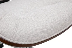 Chaise de bureau à roulettes design en tissu effet velours texturé beige, bois foncé et acier chromé YORKE