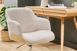 Chaise de bureau à roulettes en tissu chenille beige, bois clair et métal chromé EARL