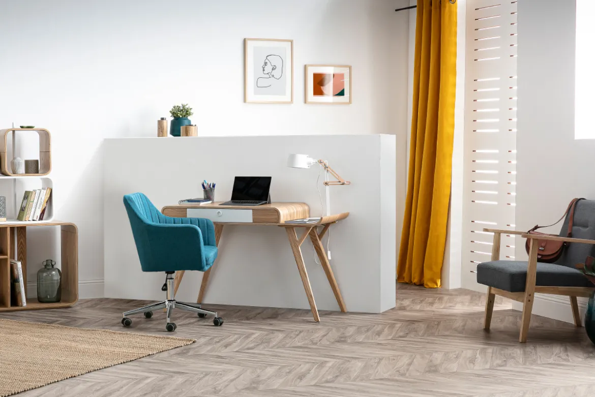 Chaise de bureau à roulettes en tissu bleu canard et acier chromé ALEYNA