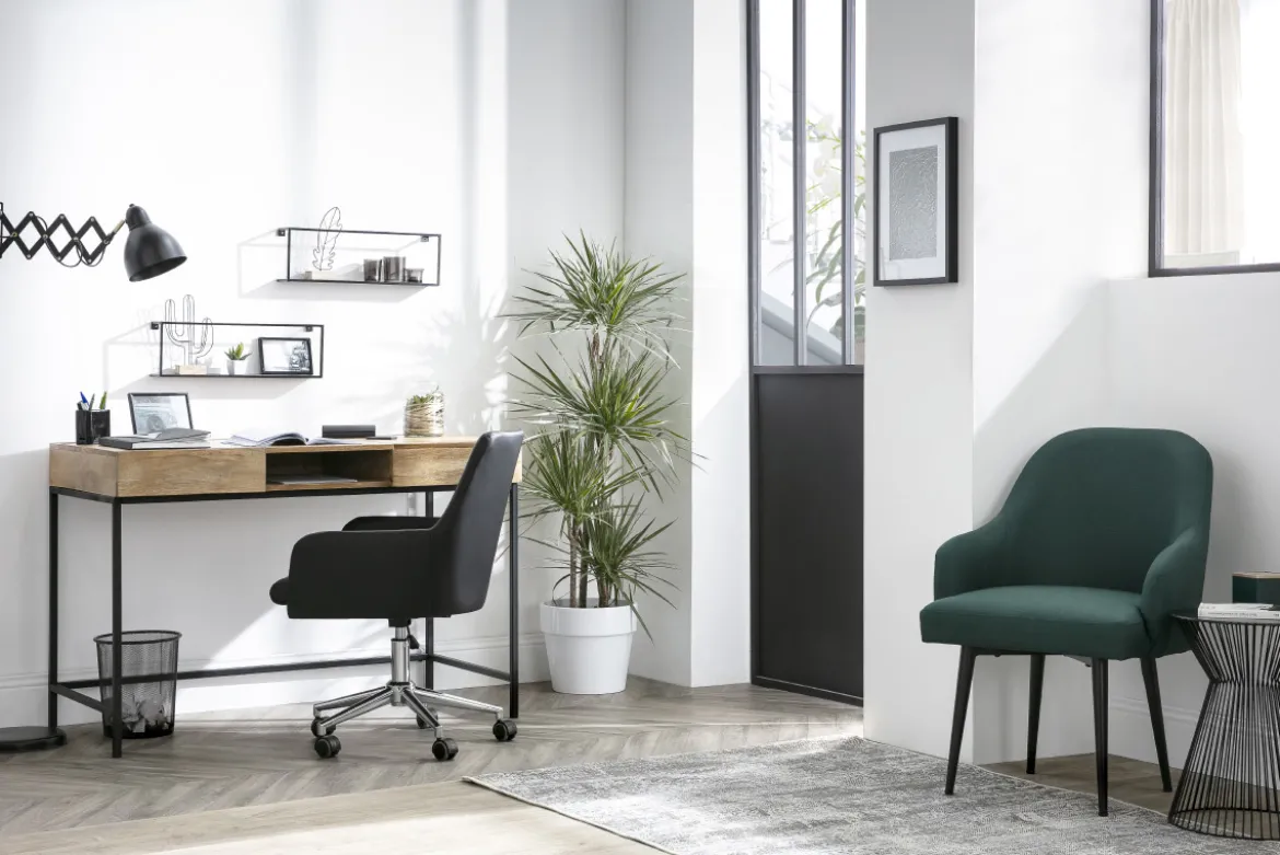 Chaise de bureau à roulettes en tissu beige et acier chromé SHANA