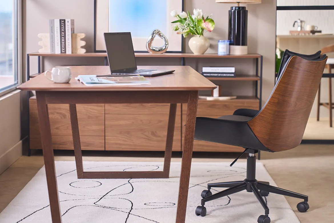 Chaise de bureau à roulettes noire et bois foncé BLAISE