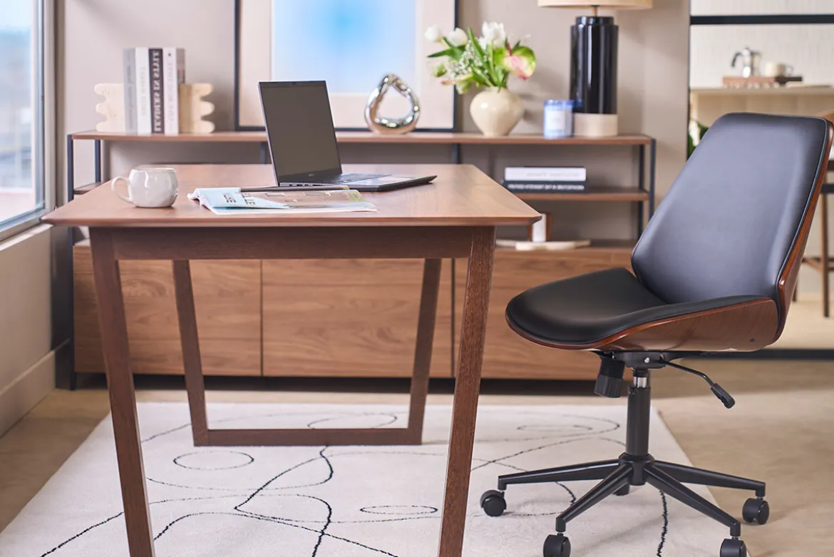 Chaise de bureau à roulettes noire et bois foncé DOUGLAS