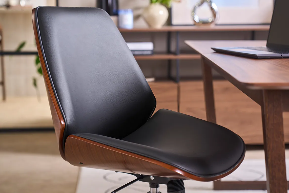 Chaise de bureau à roulettes noire et bois foncé DOUGLAS