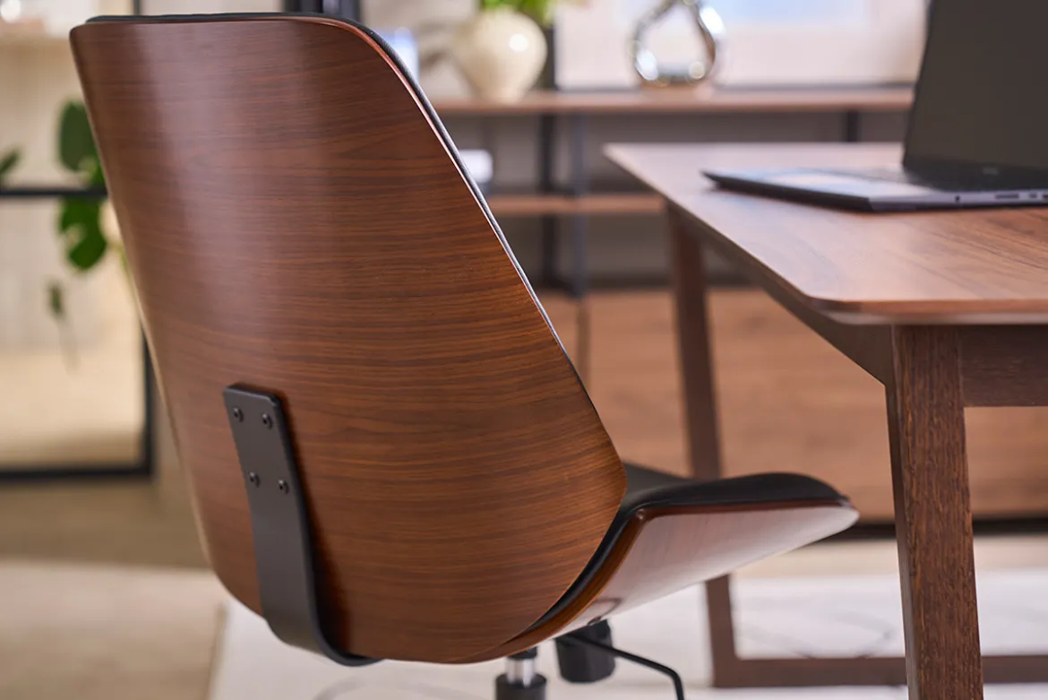 Chaise de bureau à roulettes noire et bois foncé DOUGLAS