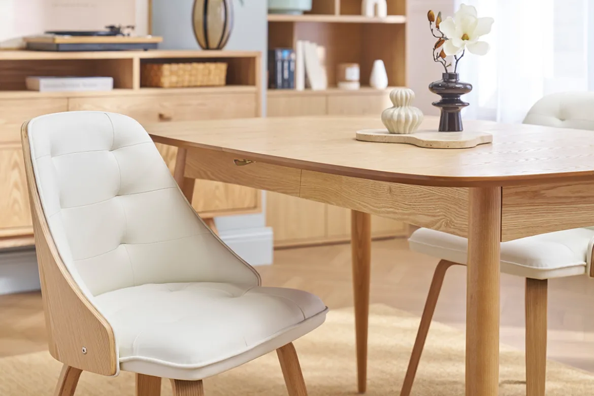 Chaise design blanc et bois clair FLUFFY