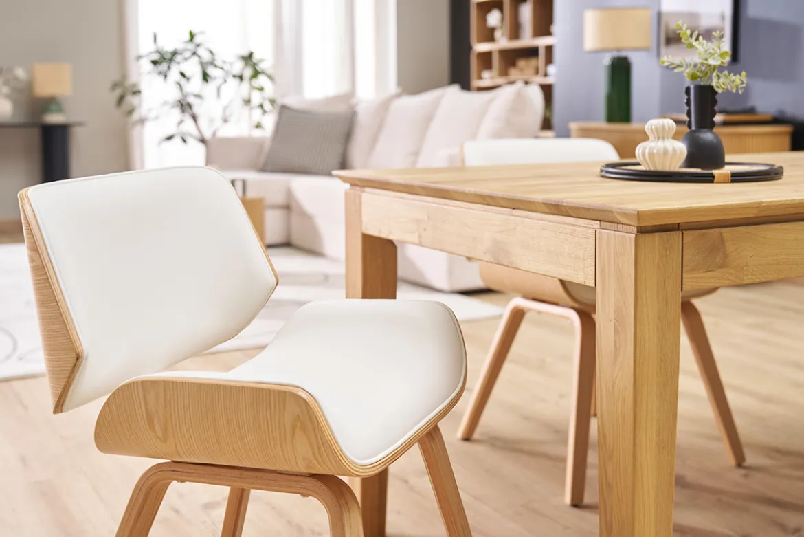 Chaise design blanc et bois clair RUBBENS