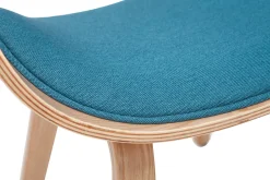 Chaise design en tissu bleu canard et bois clair BENT