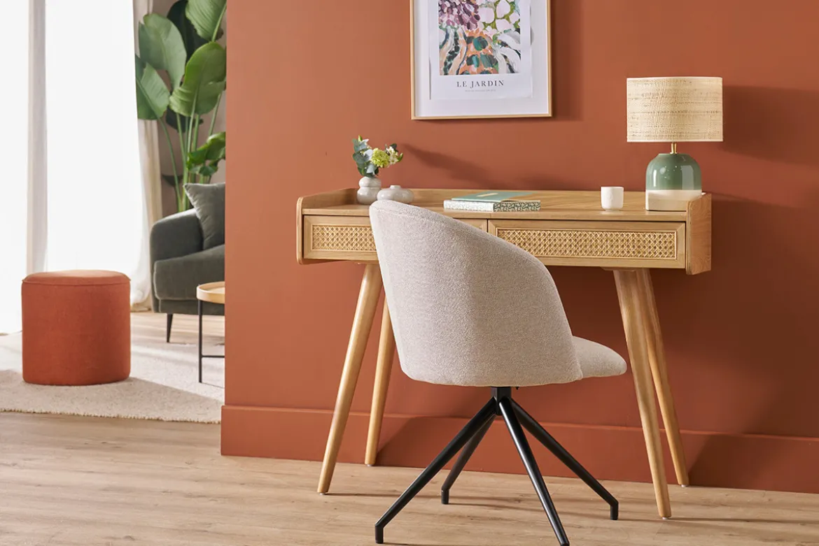 Chaise design pivotante 360° en tissu effet velours texturé beige et métal noir VANITY