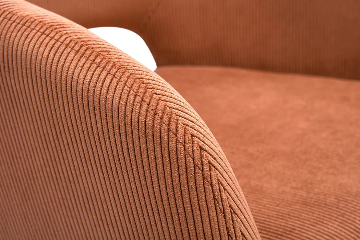 Chaise pivotante 360° en tissu velours côtelé terre brûlée et métal noir LAURETTE