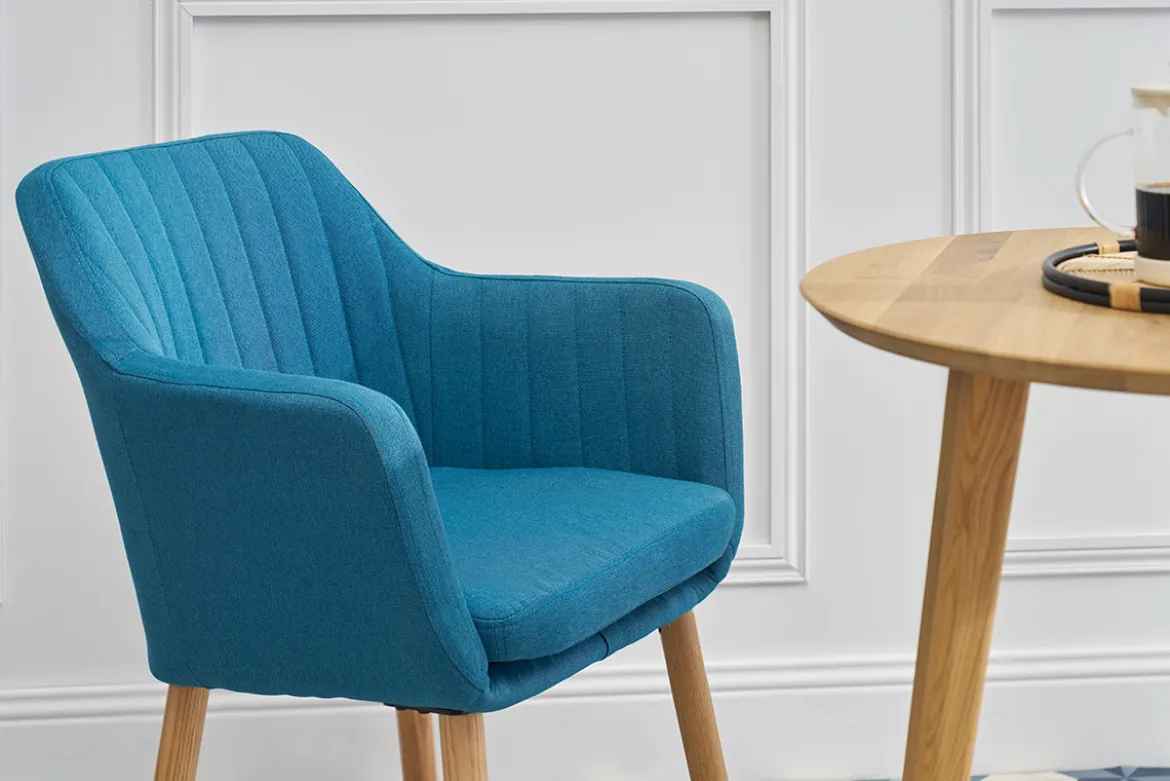 Chaise scandinave en tissu bleu canard et bois clair ALEYNA