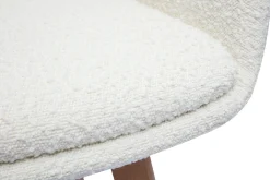 Chaise scandinave en tissu effet laine bouclée blanc et bois clair massif PRISMA