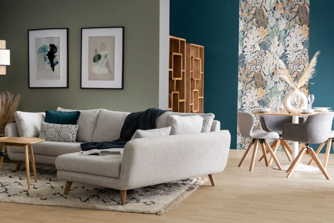 Chaise scandinave en tissu gris clair et bois clair ANYA
