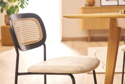 Chaises design en tissu effet velours texturé beige, métal noir et cannage rotin (lot de 2) MIRANDA