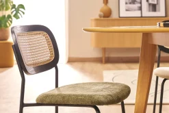 Chaises design en tissu effet velours texturé vert kaki, métal noir et cannage rotin (lot de 2) MIRANDA