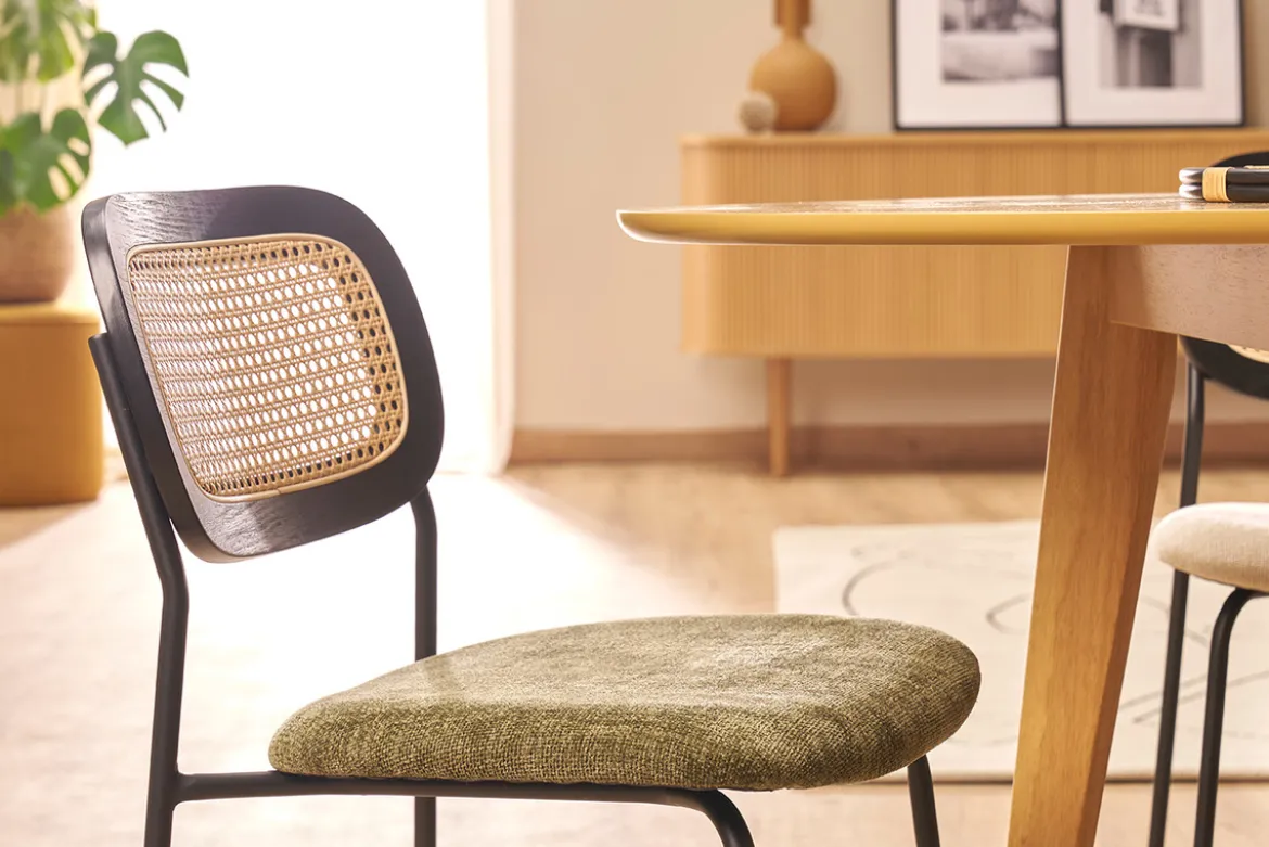 Chaises design en tissu effet velours texturé vert kaki, métal noir et cannage rotin (lot de 2) MIRANDA
