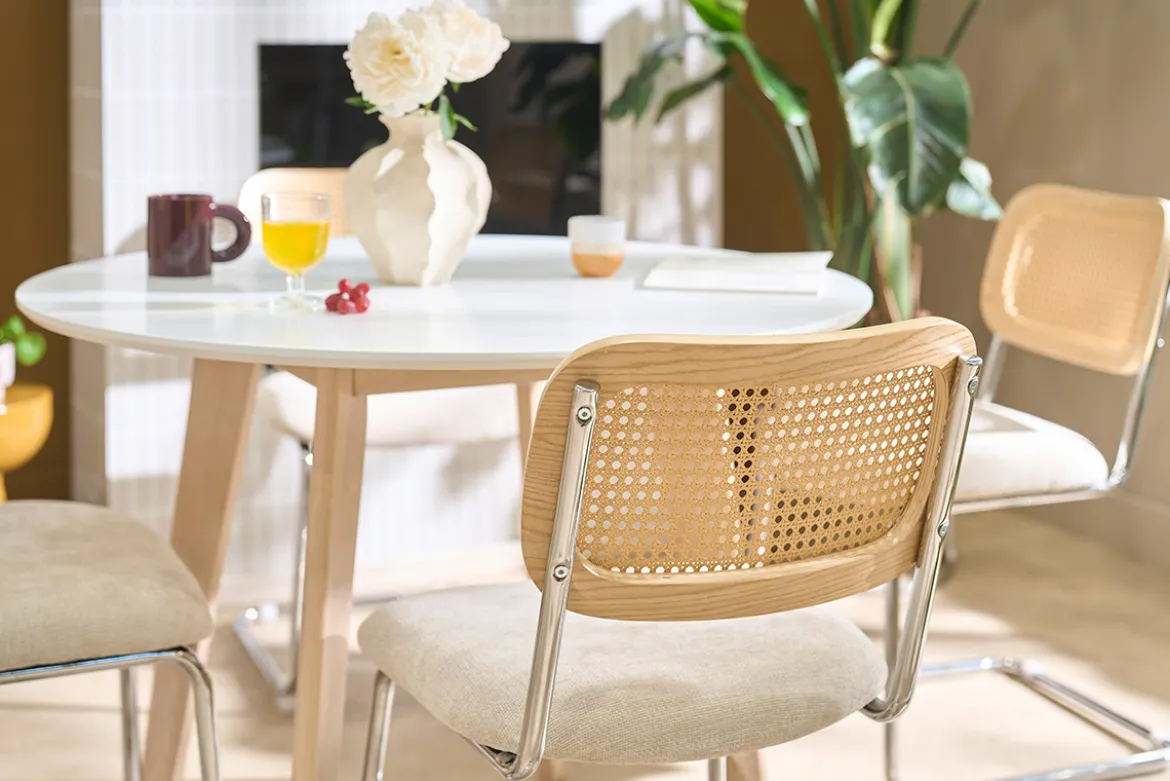 Chaises design en tissu effet velours texturé beige, métal chromé et cannage rotin (lot de 2) ELECTRA