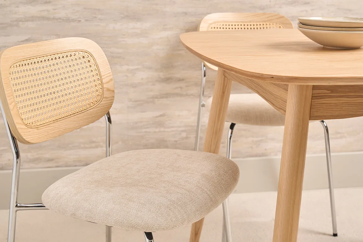 Chaises design en tissu effet velours texturé beige, métal chromé et cannage rotin (lot de 2) MIRANDA
