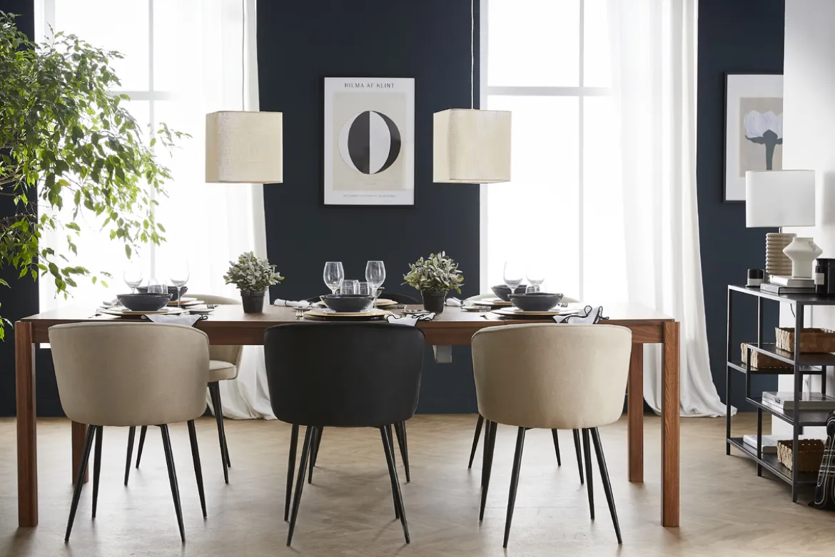 Chaises design en tissu effet velours beige et métal noir (lot de 2) SERIF