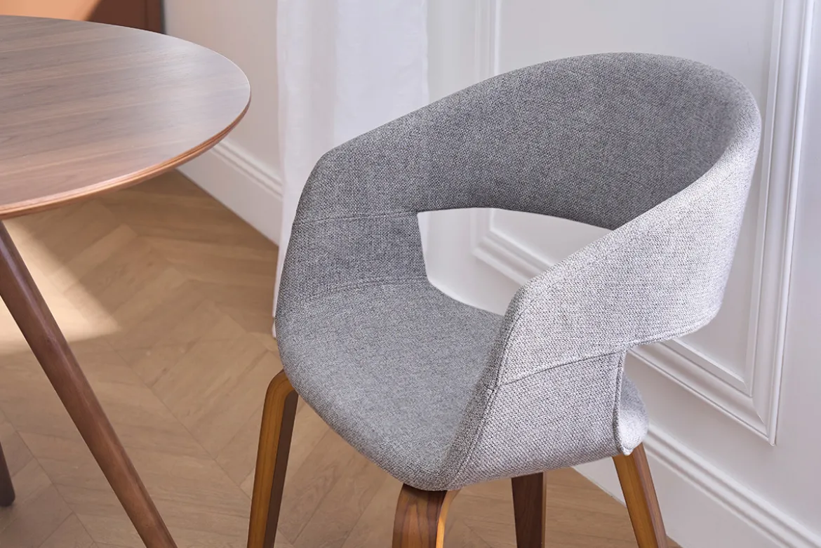 Chaises design en tissu gris et pieds en bois foncé noyer (lot de 2) SLAM