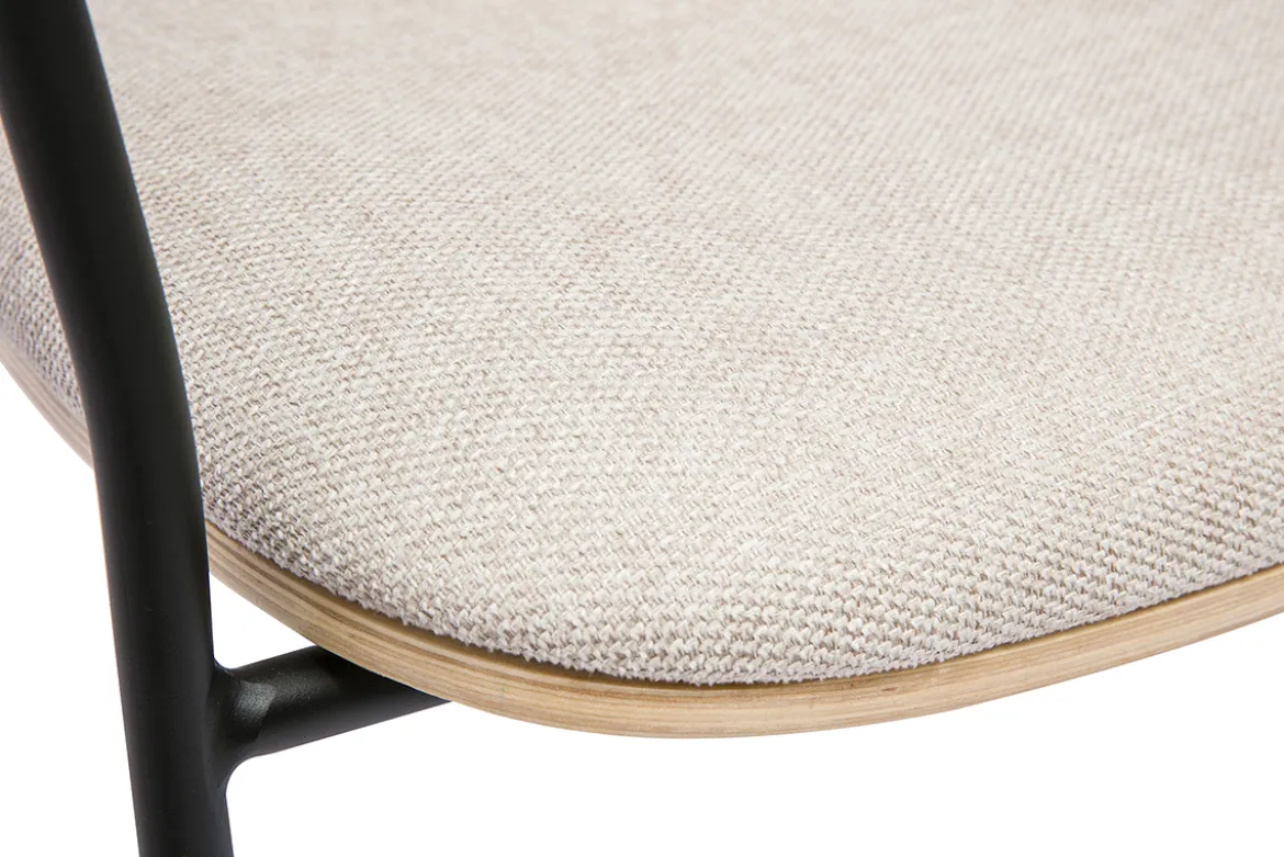 Chaises en bois clair chêne, tissu effet velours texturé beige et métal noir (lot de 2) SUSAN