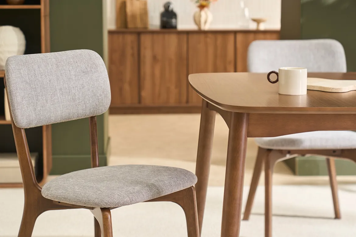 Chaises en tissu effet velours texturé gris et bois foncé (lot de 2) JOCA