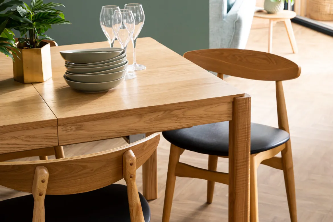 Chaises scandinaves en bois clair et noir (lot de 2) WALFORD