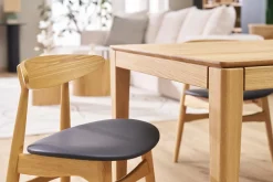 Chaises scandinaves en bois clair et noir (lot de 2) WALFORD