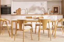 Chaises scandinaves en bois clair chêne massif et tissu effet laine bouclée blanc cassé (lot de 2) LOUISA