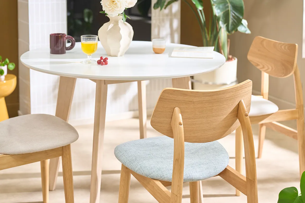 Chaises scandinaves en bois clair et tissu vert céladon (lot de 2) ELION