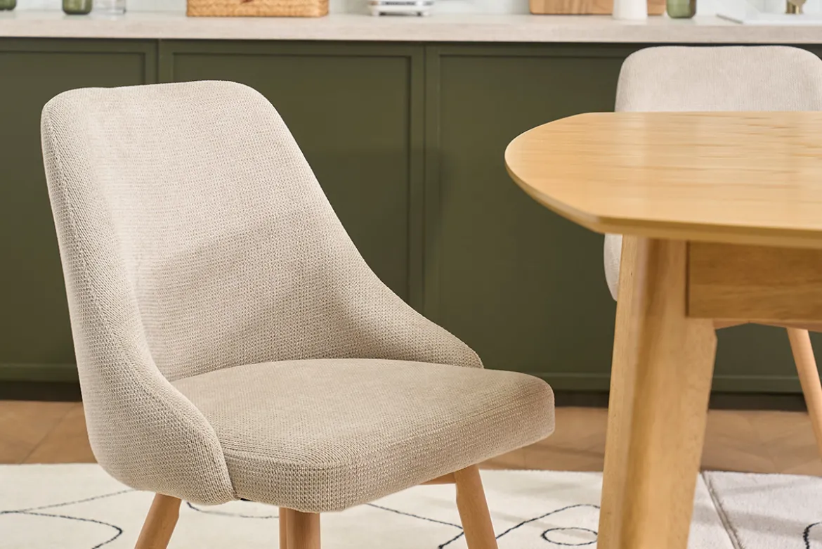Chaises scandinaves en tissu chenille beige et bois clair (lot de 2) HASTA