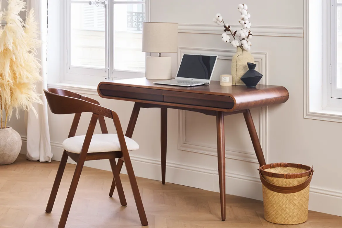 Chaises vintage empilables en bois teinté noyer et tissu effet laine bouclée blanc (lot de 2) LOVA