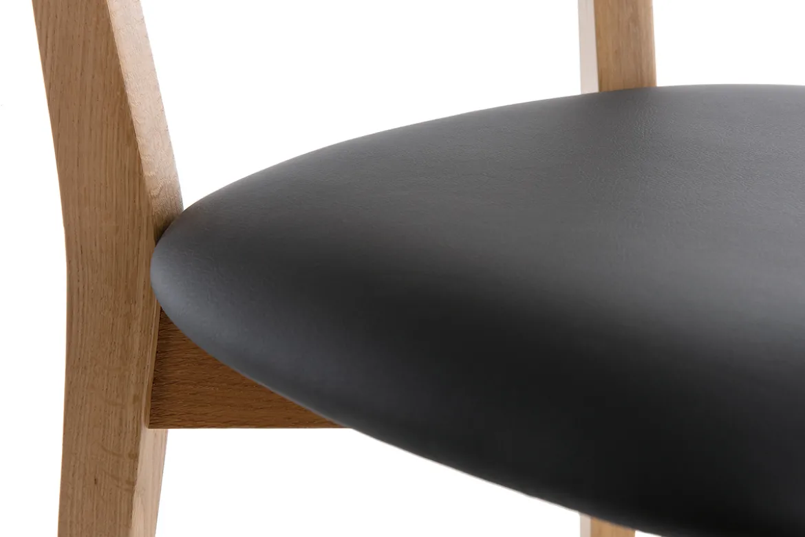 Chaises vintage en bois clair chêne et noir (lot de 2) LUCIA