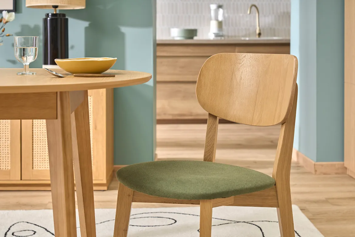 Chaises vintage en bois clair chêne et tissu effet velours texturé vert kaki (lot de 2) LUCIA