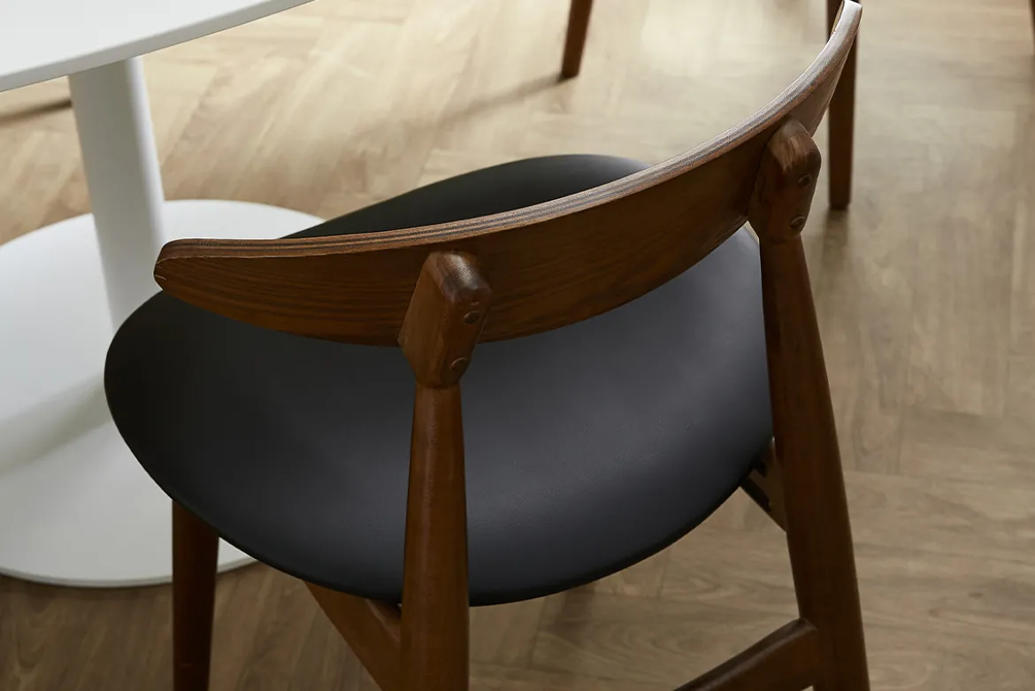 Chaises vintage en bois foncé et noir (lot de 2) WALFORD