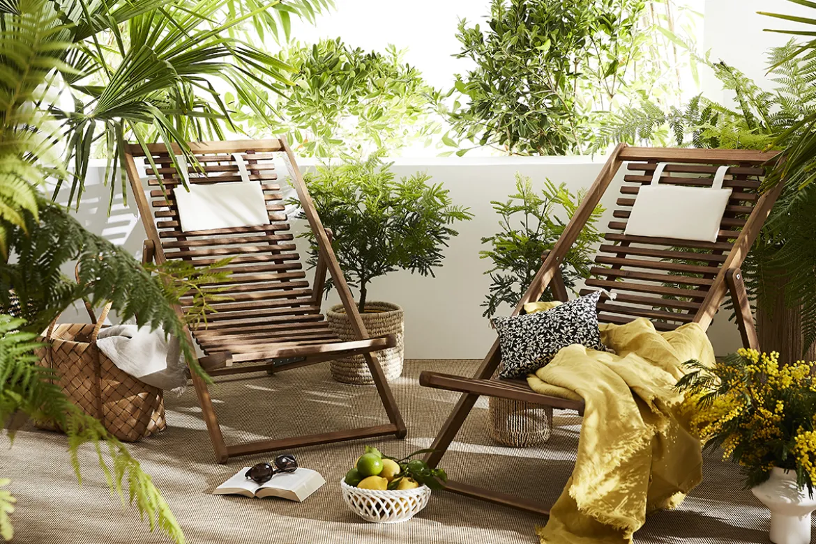 Chiliennes en bois massif avec coussin en tissu blanc (lot 2) MOONA