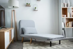 Fauteuil convertible scandinave en tissu gris foncé et bois clair AMIKO