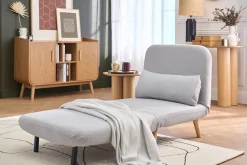 Fauteuil convertible scandinave en tissu gris clair et bois clair AMIKO