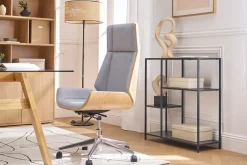 Fauteuil de bureau de direction design en tissu gris clair, bois clair et acier chromé CURVED