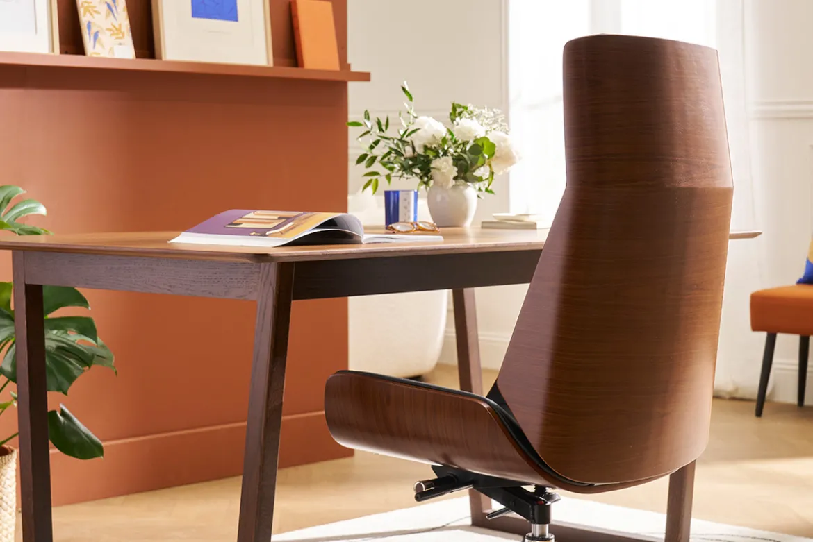 Fauteuil de bureau de direction design noir, bois foncé noyer et acier chromé CURVED