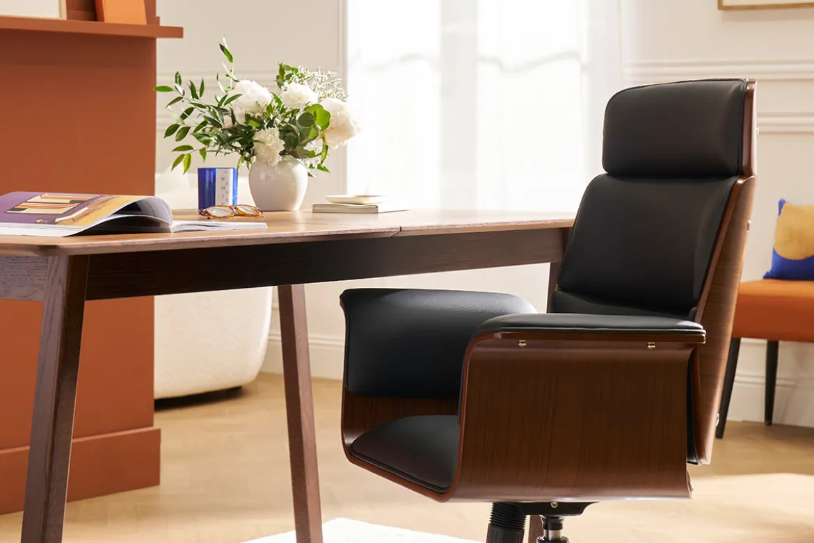 Fauteuil de bureau à roulettes design noir, bois foncé noyer et acier chromé ELON