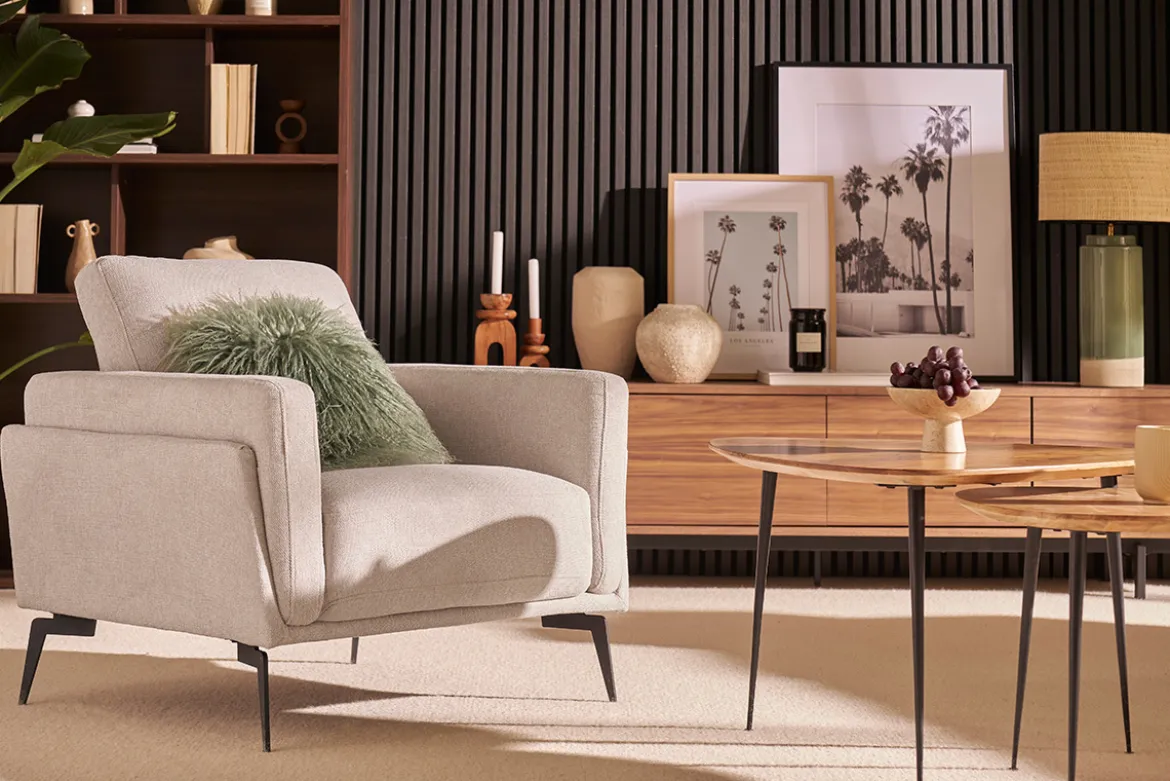 Fauteuil design en tissu effet velours texturé gris et métal noir MOSCO